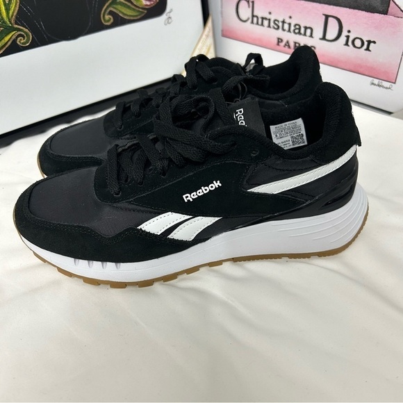 Reeboks Classic women’s Size 8 New Without Tag - Picture 11 of 11